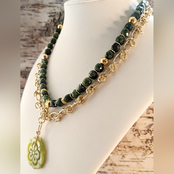 Natural Green Jade In Two Strand Gold Plated Barbed Knot Necklace With Pendant - Picture 5 of 10